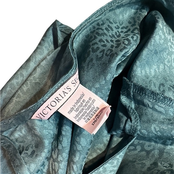 Victoria's Secret Teal Blue Camisole with Silky Finish - Picture 4 of 5